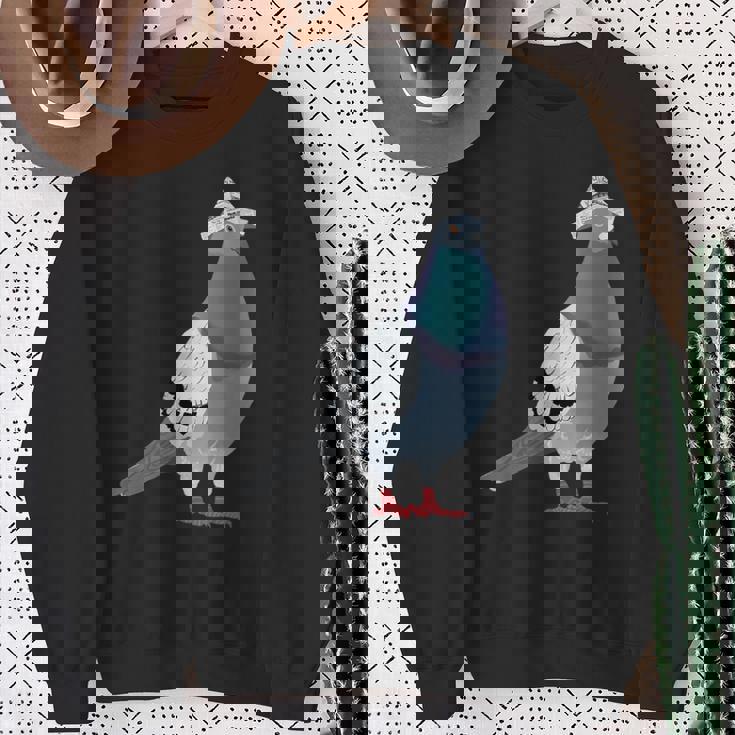 新聞帽子をかぶった鳩 スウェットシャツ 年配の女性への贈り物