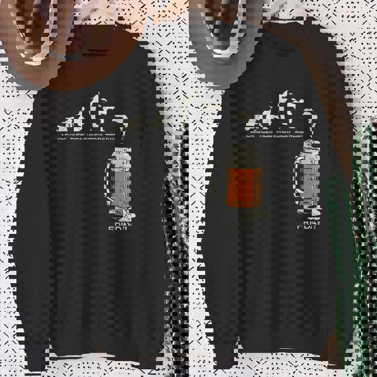 月曜日から金曜日のビールのおかしい仕事の週の飲むチームのギフトへの月曜日 スウェットシャツ 年配の女性への贈り物