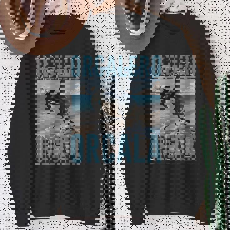 流行のインターネットミーム オルカレロ オルカラ オルカラ オルカai生成 スウェットシャツ 年配の女性への贈り物