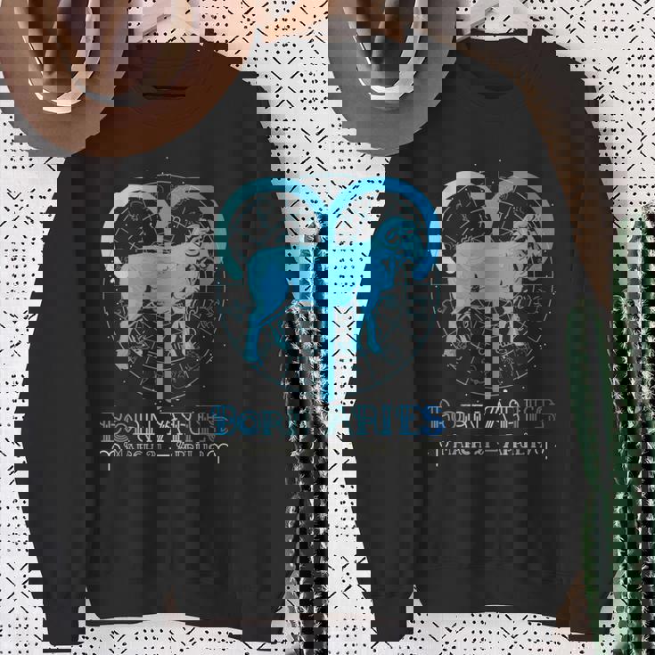 牡羊座 星座 星座 牡羊座 星座 スウェットシャツ 年配の女性への贈り物