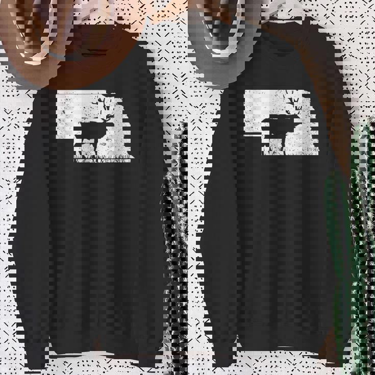 狩猟ヘラジカまたはワピティ ネブラスカ地図アートハンター スウェットシャツ 年配の女性への贈り物