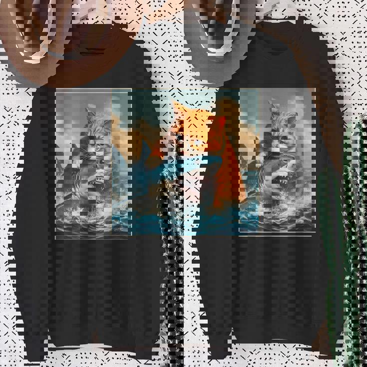 猫のサメ、面白い猫がサメを噛むサメ、サメと猫 スウェットシャツ 年配の女性への贈り物