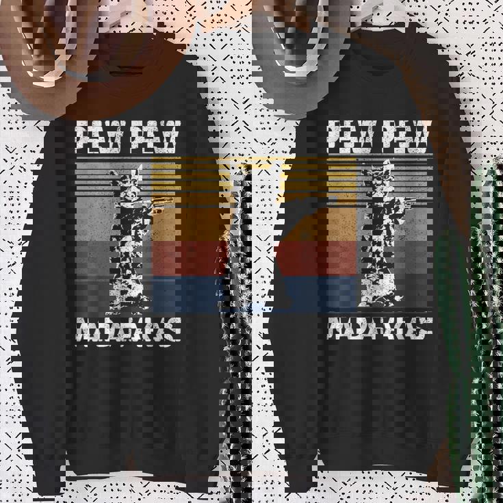 猫ビンテージpewpewpewマダファカス猫クレイジーピュー スウェットシャツ 年配の女性への贈り物