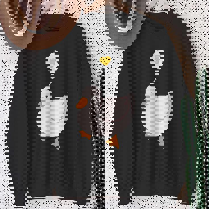 目玉焼きのハートがかわいいアヒル好きのデザイン。 スウェットシャツ 年配の女性への贈り物