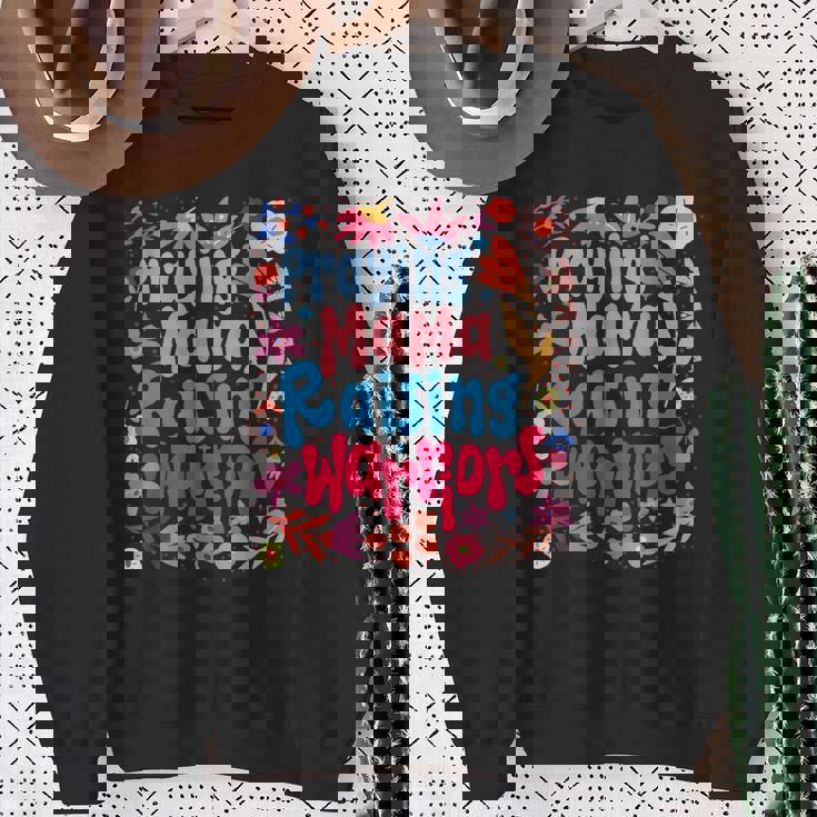 祈る母 育てる戦士 母の日 クリスチャンママ スウェットシャツ 年配の女性への贈り物