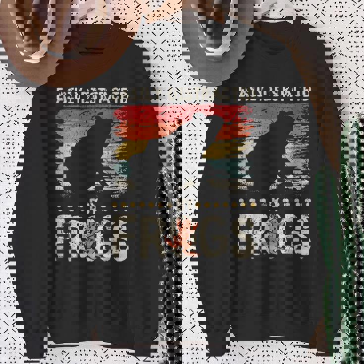 簡単に気を散らせるカエルのヴィンテージなカエル愛好家。 スウェットシャツ 年配の女性への贈り物