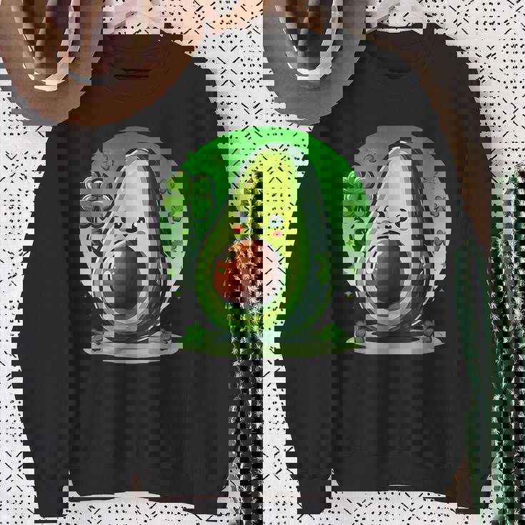 聖パトリックの日 アボカド 幸運の四つ葉のクローバー スウェットシャツ 年配の女性への贈り物