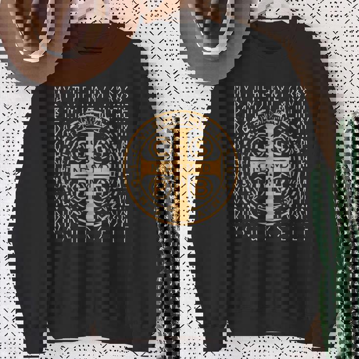 聖ベネディクト勲章 キリスト教の祈り スウェットシャツ 年配の女性への贈り物