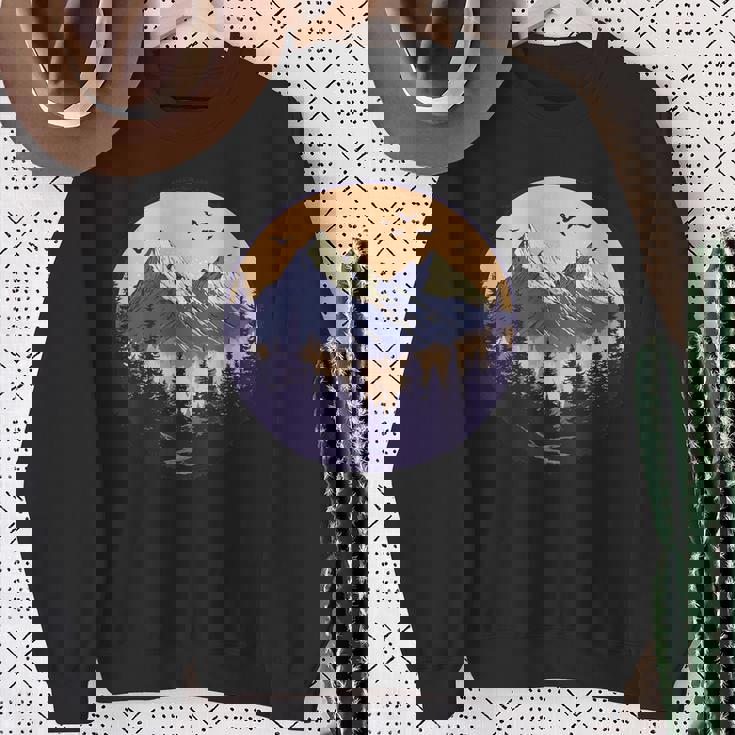 自然の中でのハイキング、ハイキング スウェットシャツ 年配の女性への贈り物