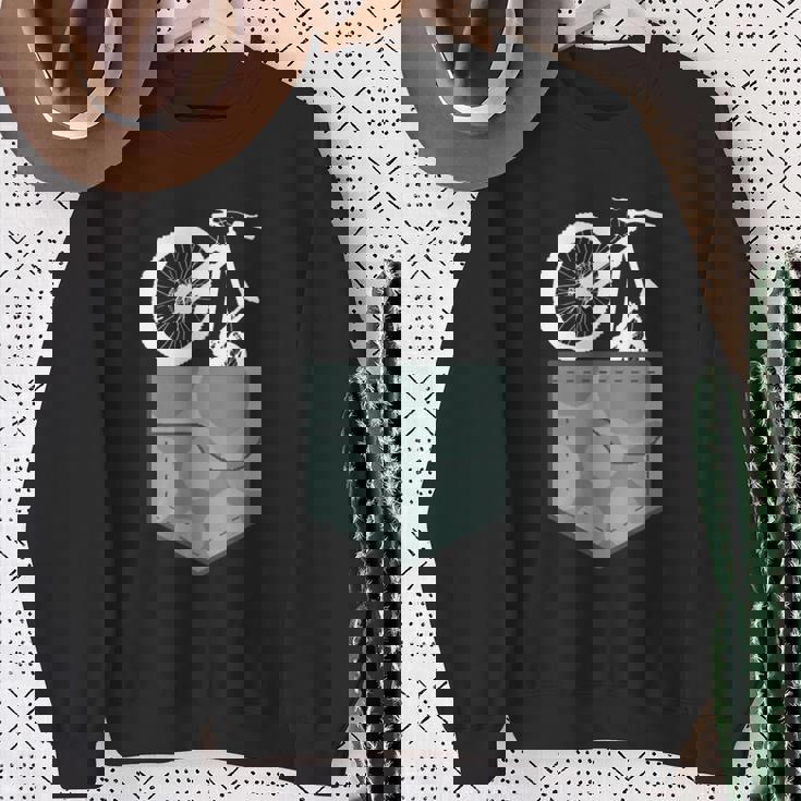 自転車チェストポケットバッグ 迷彩柄 マウンテンバイクギフト スウェットシャツ 年配の女性への贈り物