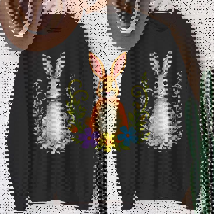 花と葉を持つ愛らしいウサギ 自然デザイン スウェットシャツ 年配の女性への贈り物