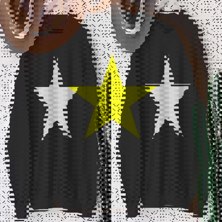 複数の色にイエロースター。 スウェットシャツ 年配の女性への贈り物