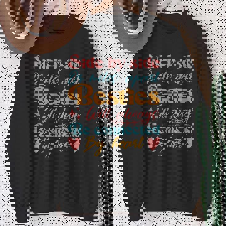 親友はいつも心でつながっています スウェットシャツ 年配の女性への贈り物