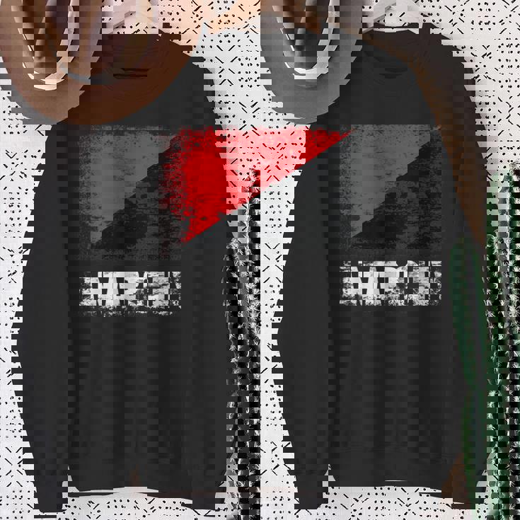 赤黒アナーキーフラッグtシャツ スウェットシャツ 年配の女性への贈り物