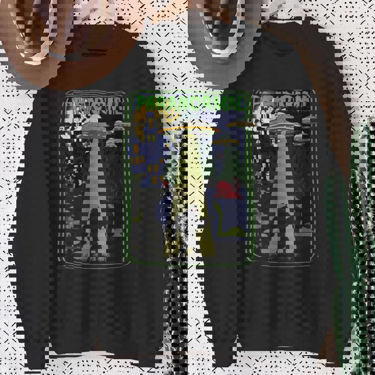 超常現象 ビッグフット ネス湖 Mothman Aliens Cryptid スウェットシャツ 年配の女性への贈り物