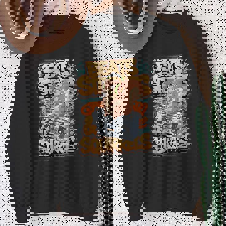 都市公園の都会のリス スタイリッシュで楽しいどんぐりアドベンチャー スウェットシャツ 年配の女性への贈り物