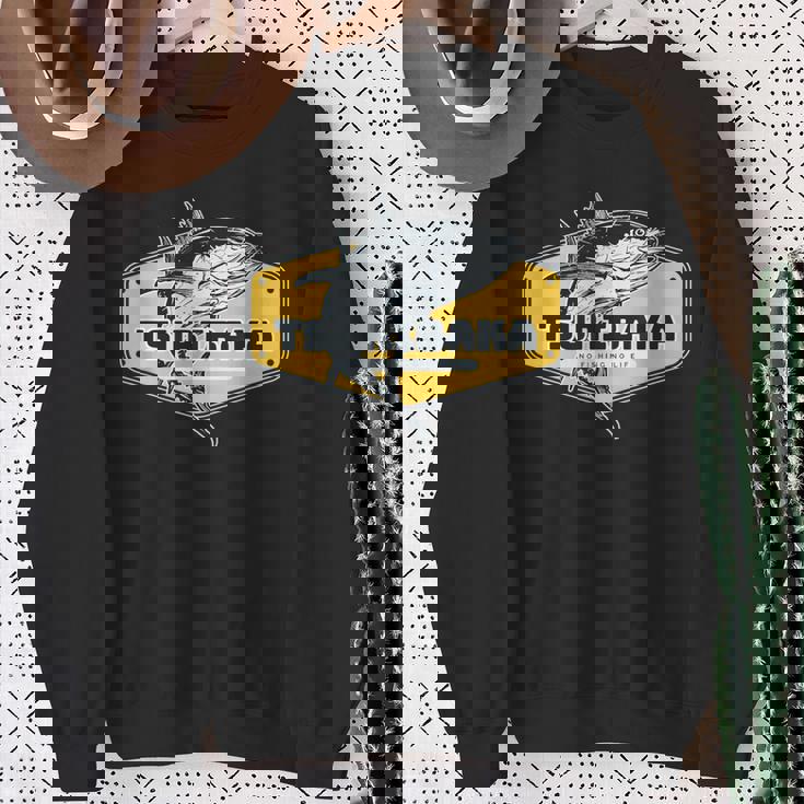 釣りバカ 釣り 魚好き 釣りおじさん 釣りガール 釣りボーイ 釣り好き かっこいい おしゃれ おもしろ イラスト スウェットシャツ 年配の女性への贈り物