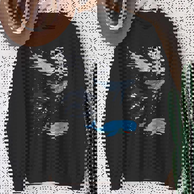 銀河 宇宙 ジンベエザメ シロイルカ ザトウクジラ 海洋 オルカ クジラ スウェットシャツ 年配の女性への贈り物