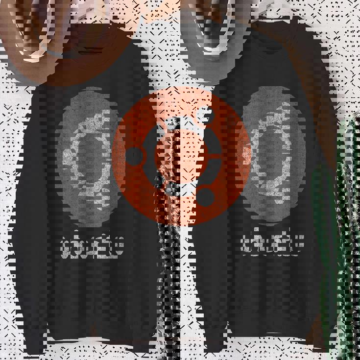 開発者向けubuntu デスクトップ、サーバー、コアソフトウェア スウェットシャツ 年配の女性への贈り物