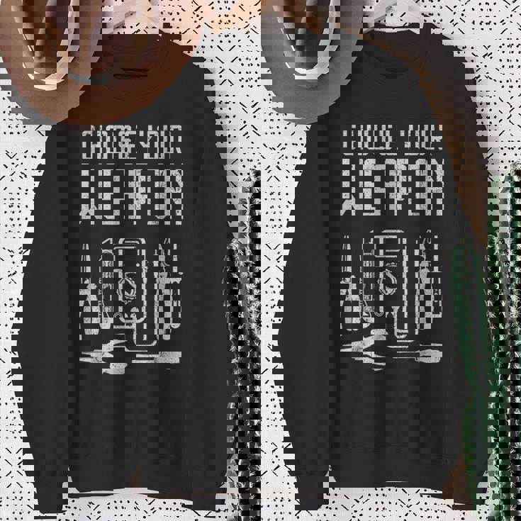 電気工道具 武器を選ぶ スウェットシャツ 年配の女性への贈り物