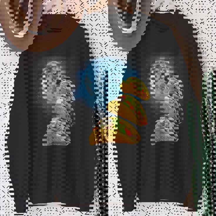 面白いタコスシャツ – タコス好きのタコスハウリングアットザムーン スウェットシャツ 年配の女性への贈り物