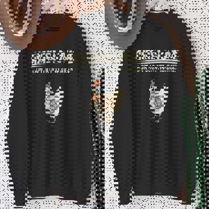 面白いチキンゲーム「見えないデザイン」 スウェットシャツ 年配の女性への贈り物