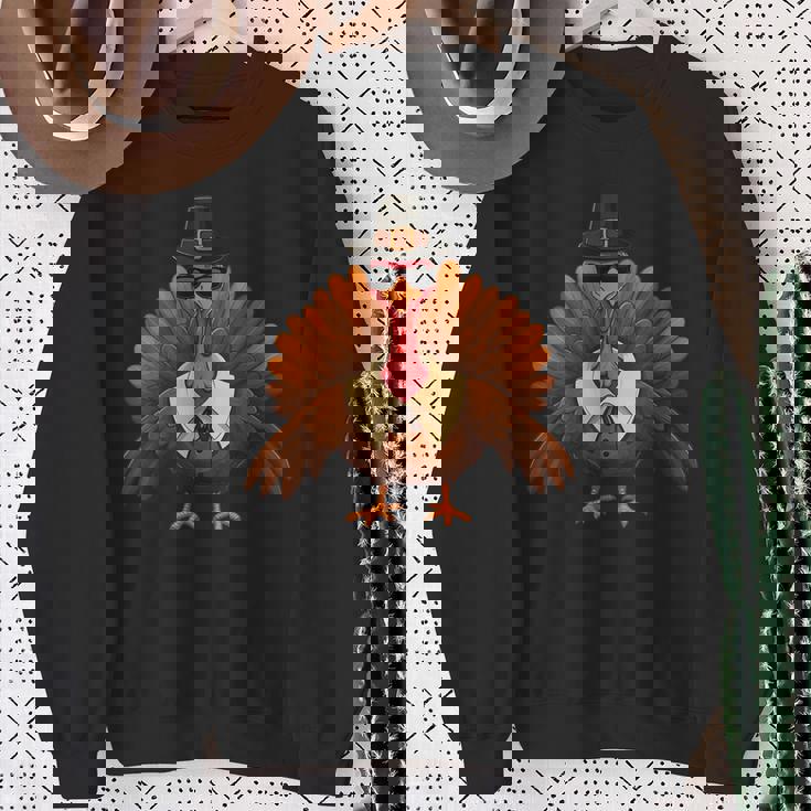 面白い感謝祭の七面鳥とサングラス皮肉なディナー スウェットシャツ 年配の女性への贈り物