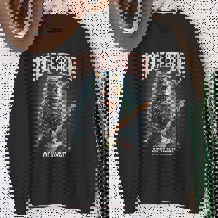 面白い猫 ギタリスト エレクトリックギター ロックスター 猫 スウェットシャツ 年配の女性への贈り物