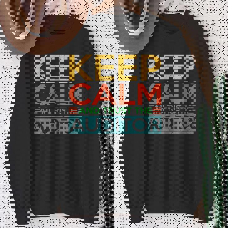 面白い監査人 スウェットシャツ 年配の女性への贈り物