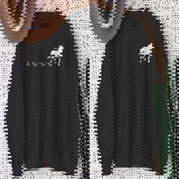 馬の線路、馬蹄、乗馬。 スウェットシャツ 年配の女性への贈り物