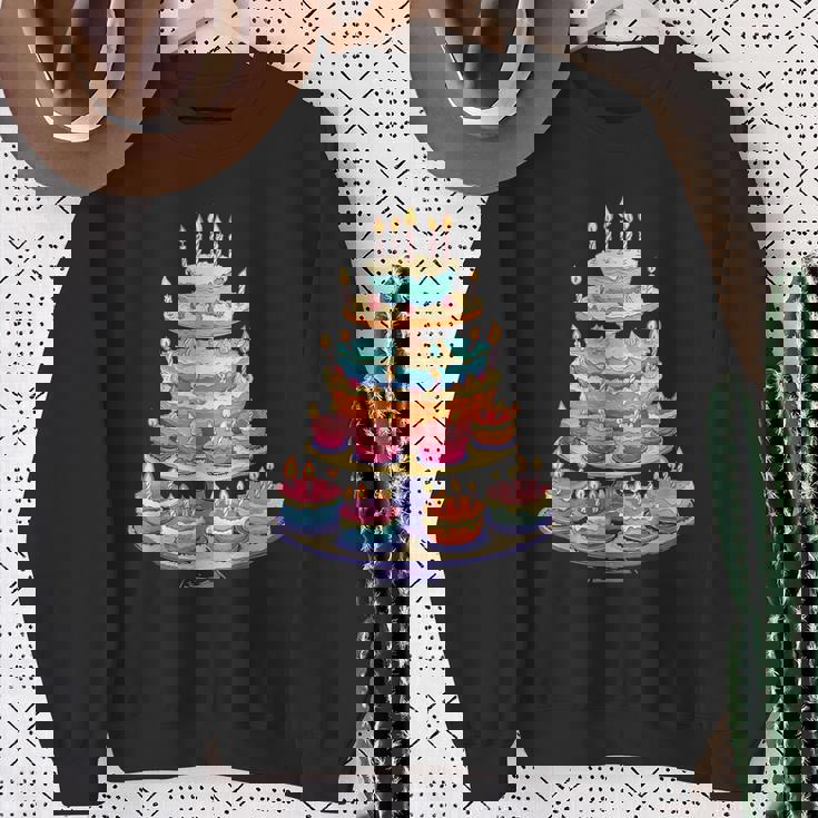 鮮やかな多層バースデーケーキ スウェットシャツ 年配の女性への贈り物