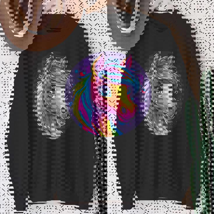 鮮やかな虹色の馬の魔法の夢 スウェットシャツ 年配の女性への贈り物