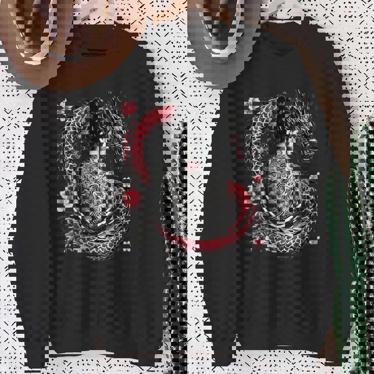 龍と刺青芸者 スウェットシャツ 年配の女性への贈り物