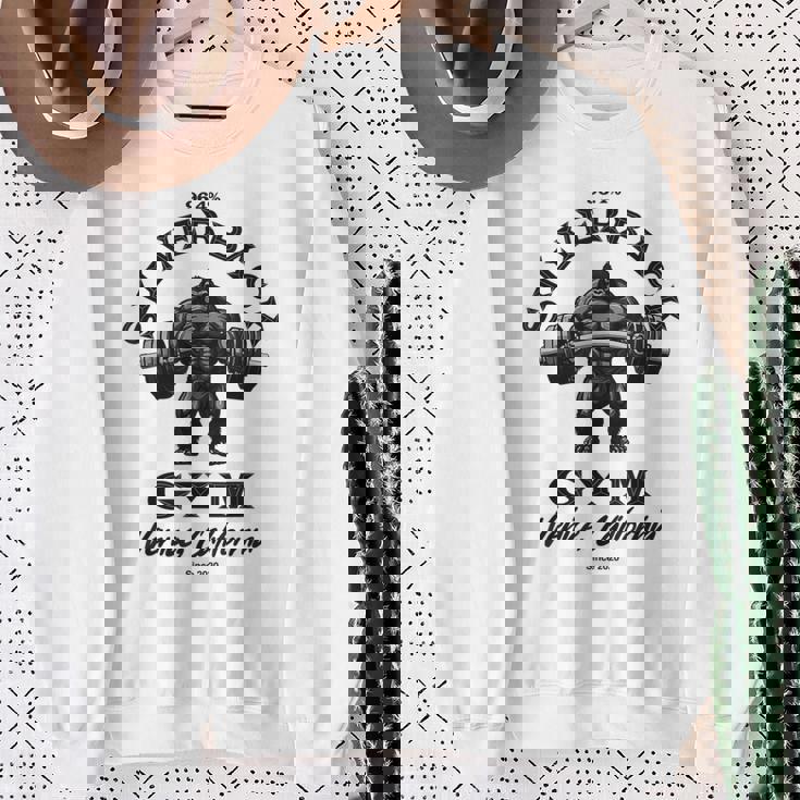 964シルバーバックゴリラ、ジムアパレル、ボディビルディング、類人猿。 スウェットシャツ 年配の女性への贈り物