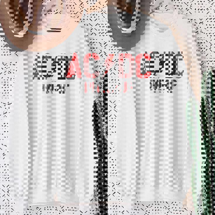 AcDcロックミュージックバンドpwrupフォトロゴ。 スウェットシャツ 年配の女性への贈り物