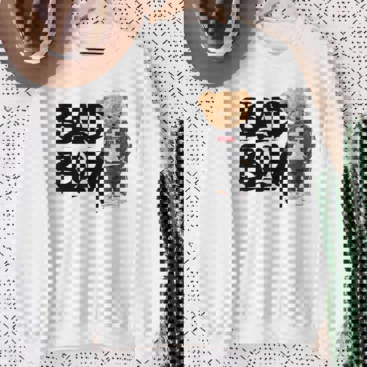 Angry Bad Boystyle、クールなテディベア、バッドボーイグラフィックデザイン。 スウェットシャツ 年配の女性への贈り物