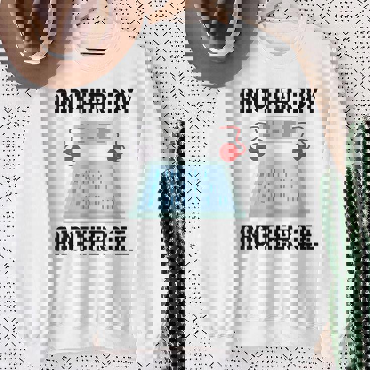 Another Day Another Gel スウェットシャツ 年配の女性への贈り物