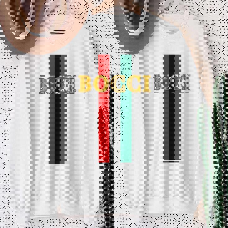 Bocci ぼっち《フェイクゴールド ロゴ》緑 赤 ライン【変なデザイン屋さん】陰キャ オタク ブランド パロディ 面白 長袖tシャツ スウェットシャツ 年配の女性への贈り物