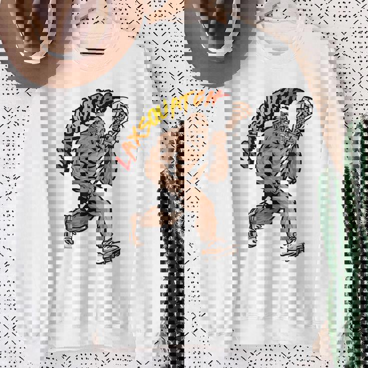 D-Pole Longtick Bigfoot Lacrosse Player Laxsquatch スウェットシャツ 年配の女性への贈り物