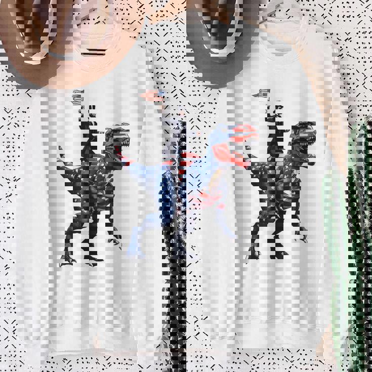 Dino Abraham Lincoln 4Th Of July Boys American Flag スウェットシャツ 年配の女性への贈り物