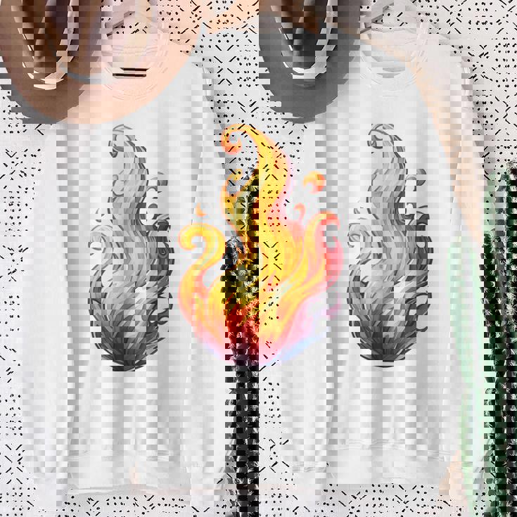 Fire Element Flameのグラフィックアート。あらゆる年齢の方に。 スウェットシャツ 年配の女性への贈り物