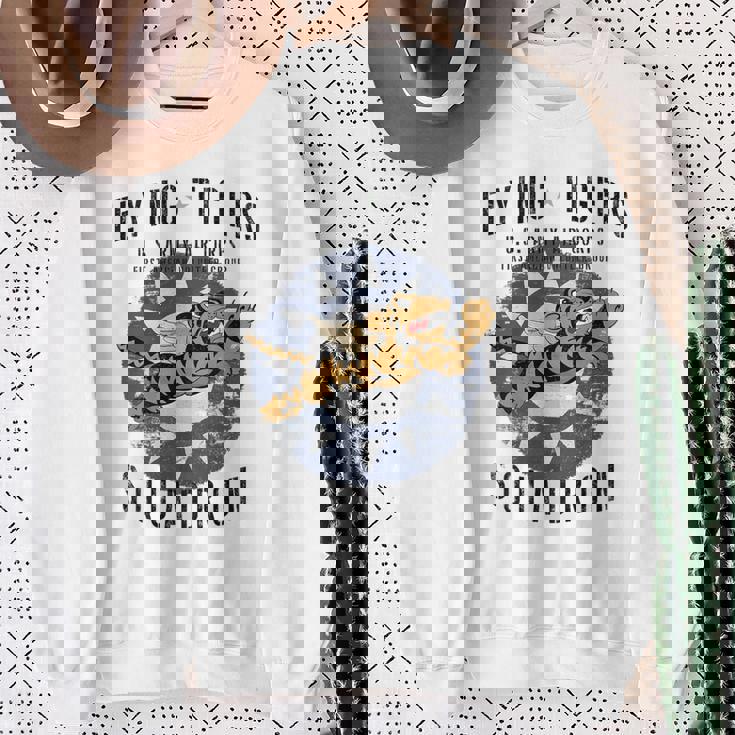 Flying Tigersquadron 第二次世界大戦ヴィンテージ記章 バックプリント スウェットシャツ 年配の女性への贈り物