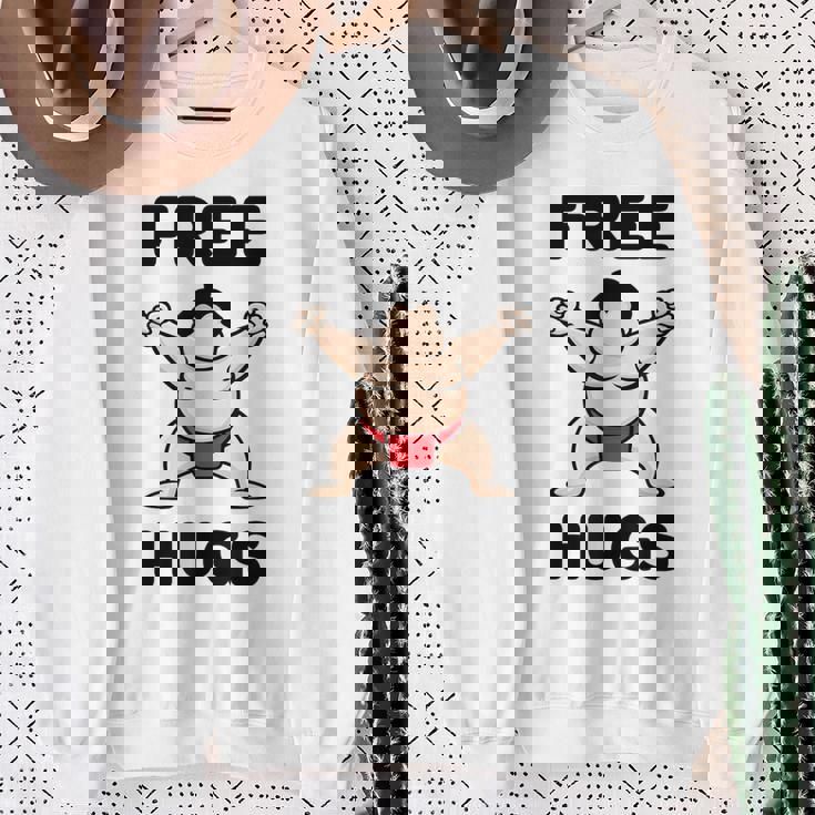 Free Hugs おもしろ相撲力士 相撲ハグ カワイイ相撲ハグ スウェットシャツ 年配の女性への贈り物