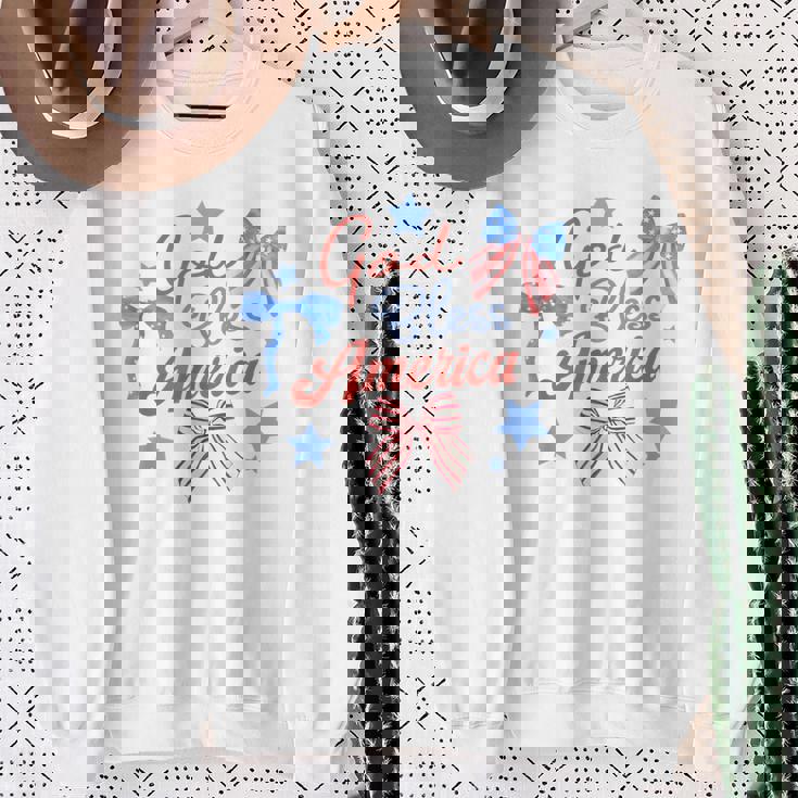 God Bless America コケットボウ 7月4日 キリスト教の愛国心 スウェットシャツ 年配の女性への贈り物