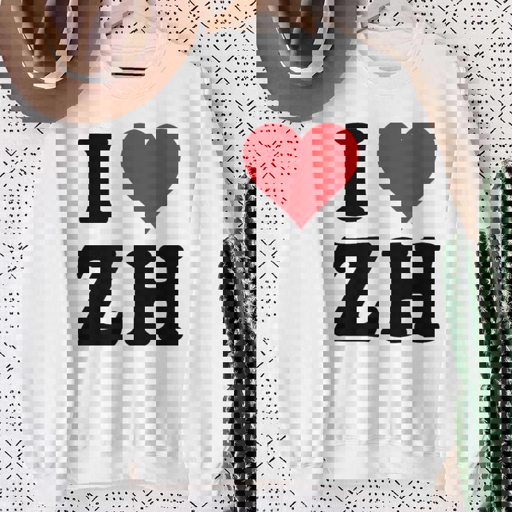 I Heart Zh Initials I Love ZH First And Last Name Z H スウェットシャツ 年配の女性への贈り物