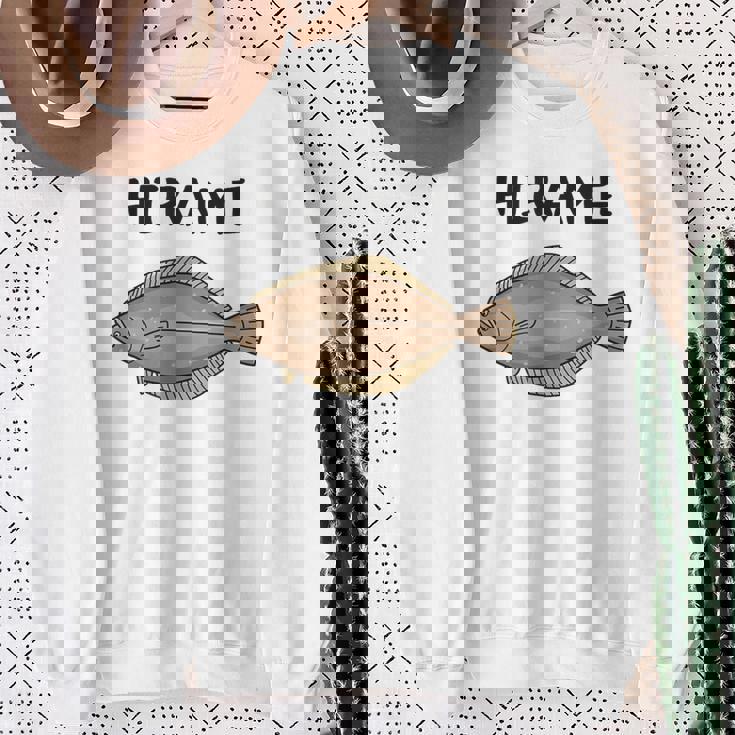 Hirame ヒラメ 平目 鮃 魚好き 願掛け 釣り好き 海釣り 趣味 おもしろ 寿司ネタ 趣味釣り 船釣り 釣り スウェットシャツ 年配の女性への贈り物