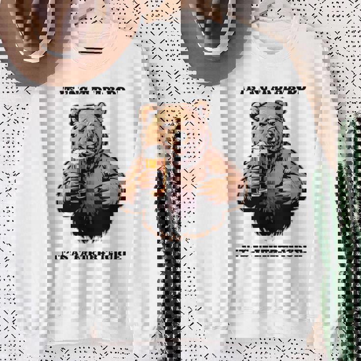 It's Not A Dad Bod、ビールで最高の人生を生きる父熊 長袖tシャツ スウェットシャツ 年配の女性への贈り物