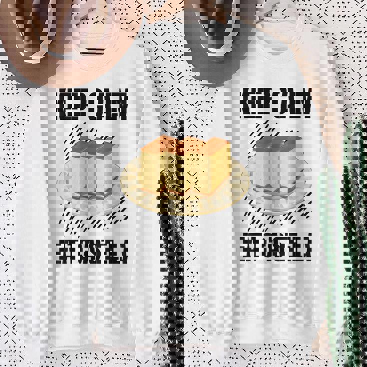 Keep Calm Eat Castella ヴィンテージ グランジ カステラ ケーキ好き スウェットシャツ 年配の女性への贈り物