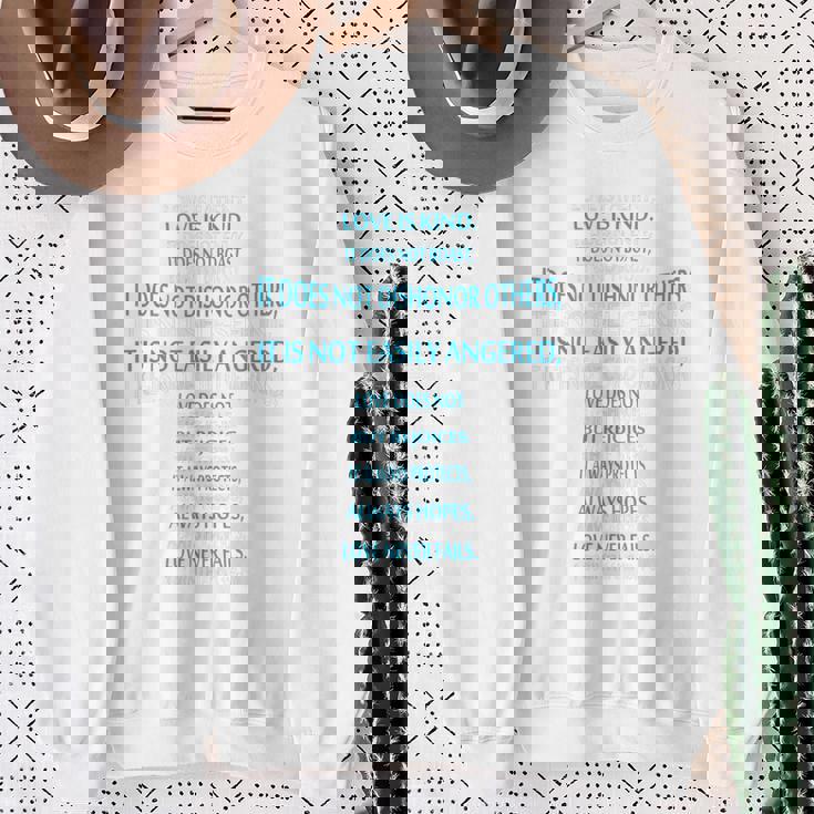 Liebe Ist Geduldig Liebe Ist Gütiges 聖書erskreuz スウェットシャツ 年配の女性への贈り物