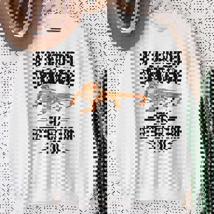 My Bearded Dragon Eats Better Than I Do トカゲ爬虫類 スウェットシャツ 年配の女性への贈り物